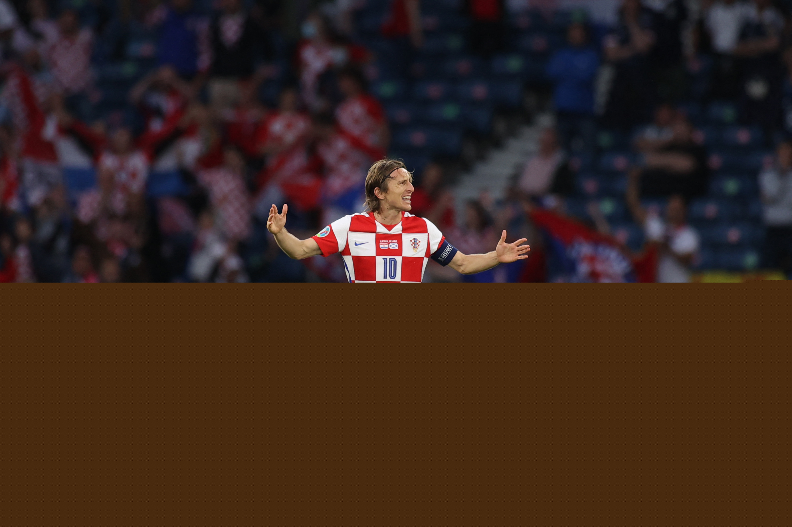 曼城有望大胜桑德兰，展现沉稳防守，争夺英超积分榜席位。