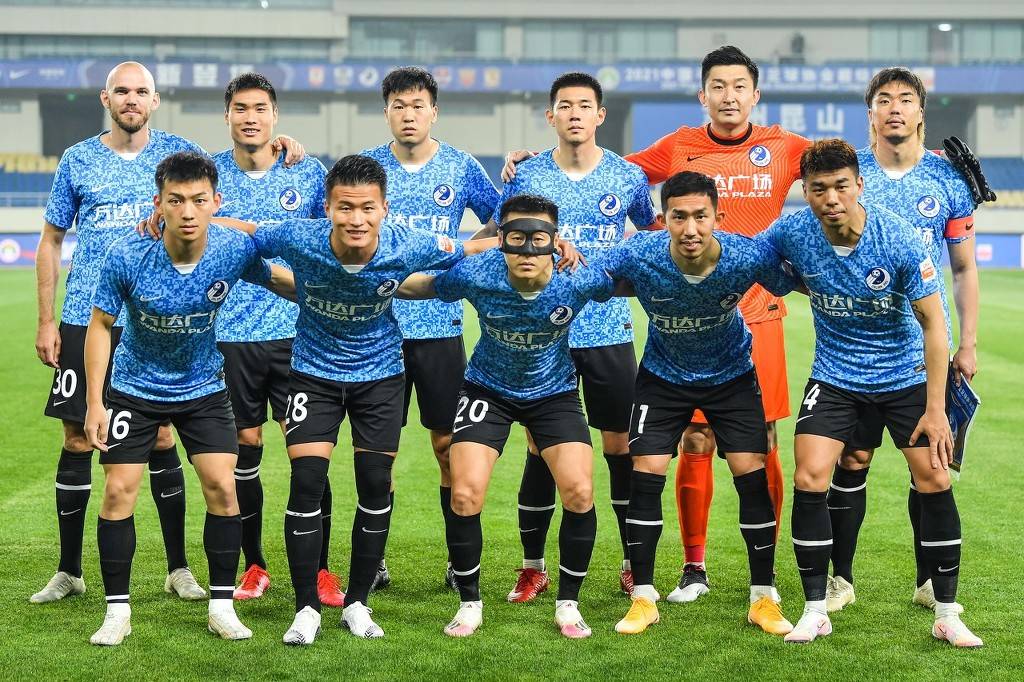 18岁新秀王洪泽CBA首秀获赞成熟如28岁