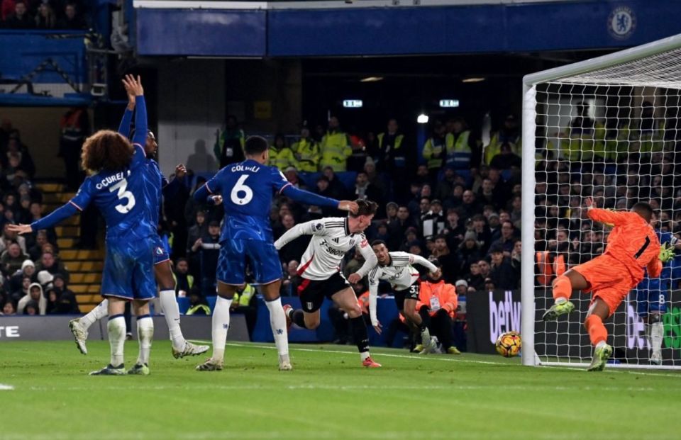 姆伯莫打进一球，吃到一张黄牌，赛后收获7.8的虎扑评分！